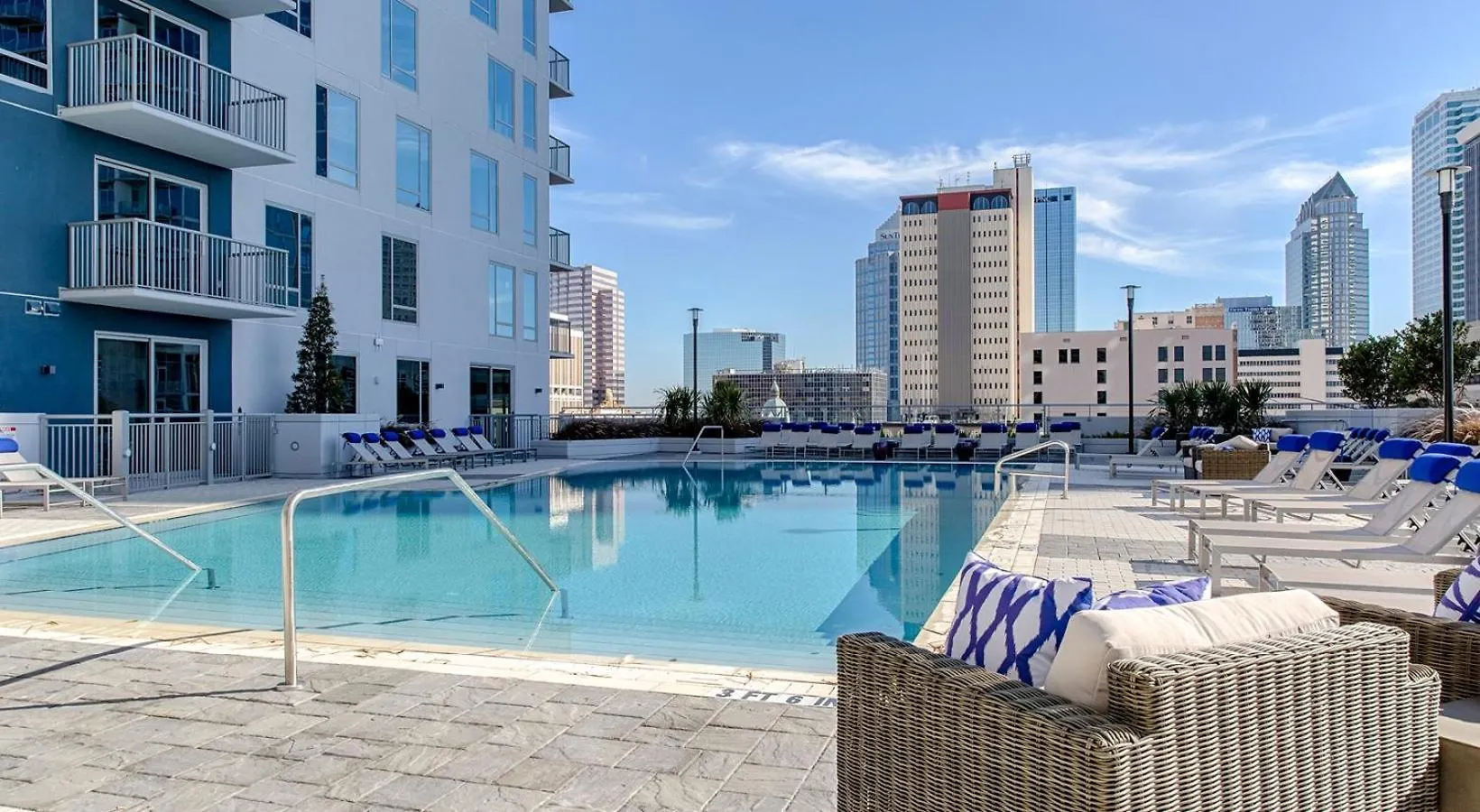 1Br Oasis In Downtown Tampa W Balcony & City Views 0*,  ABD